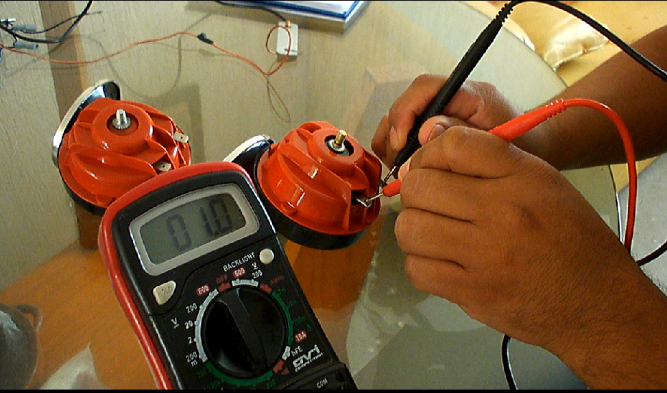 medir resistencia de corneta de claxon